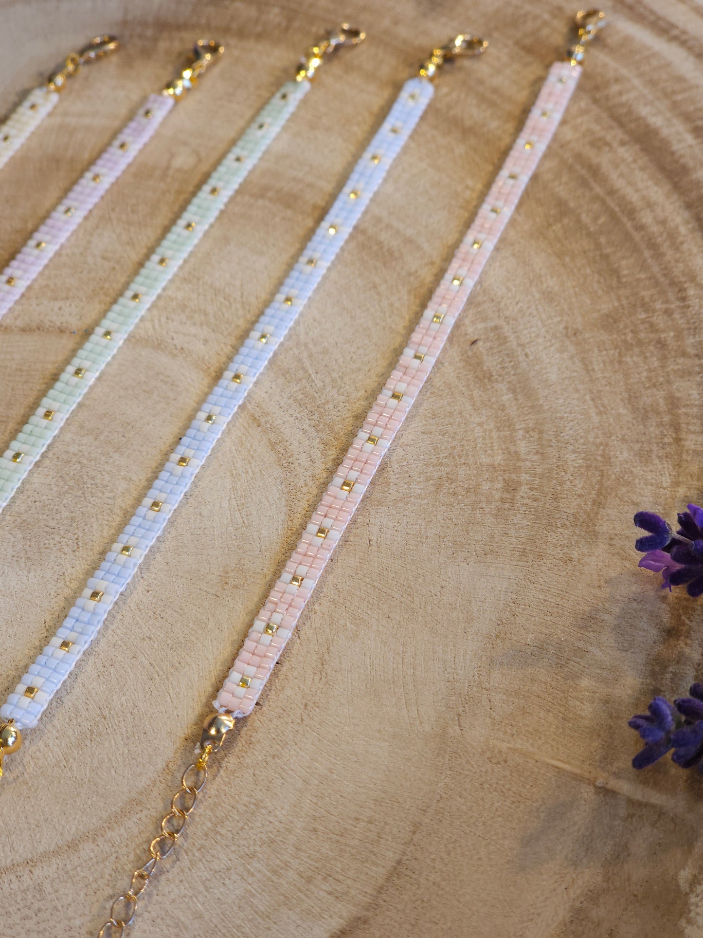 Bracelets tissés pastel