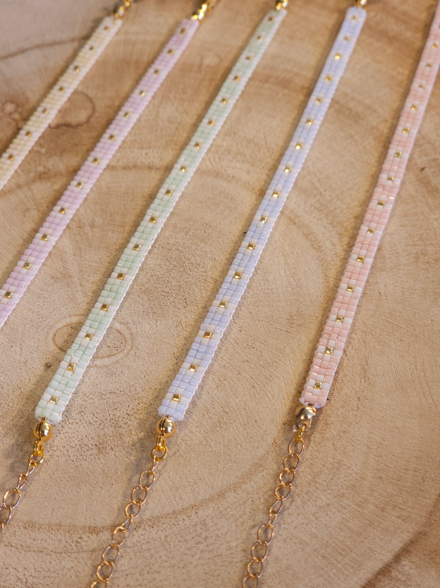 Bracelets tissés pastel