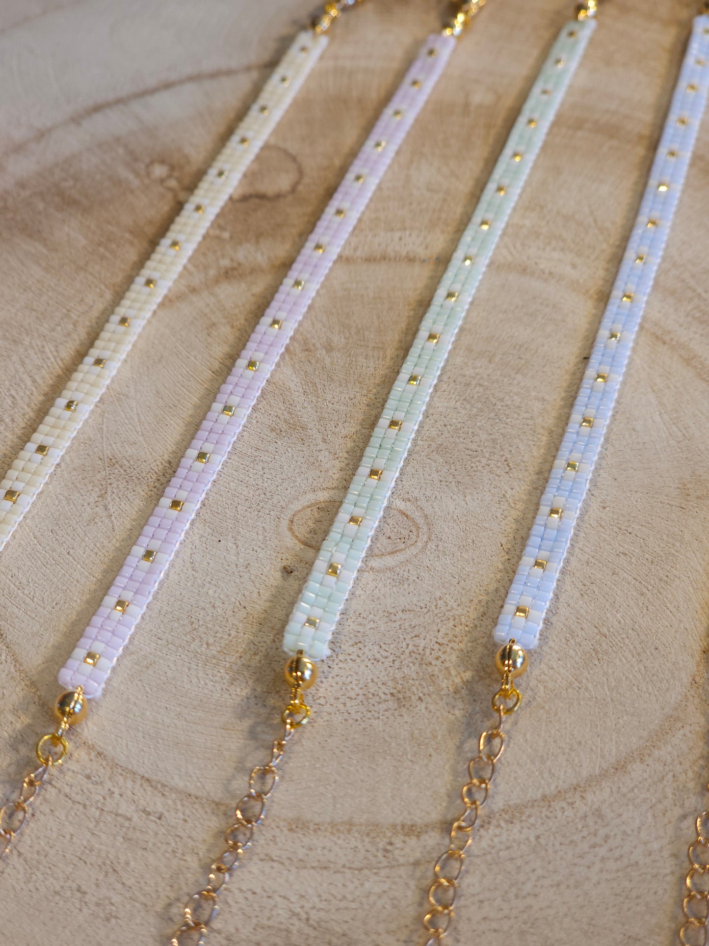 Bracelets tissés pastel