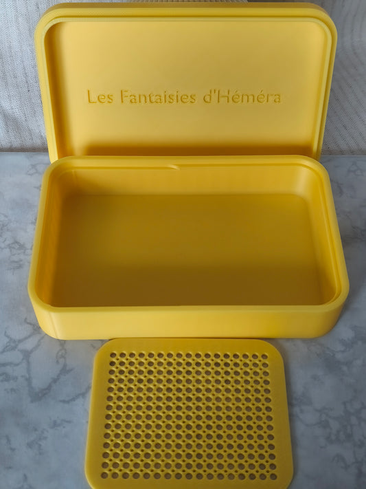 Boîte pour fécule de maïs ou talc, pour les créations en argile polymère
