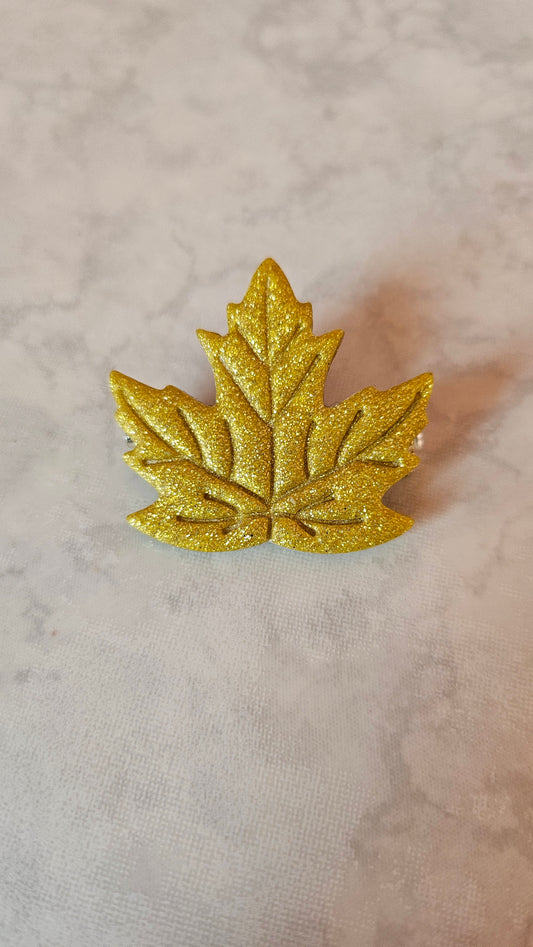 Broches feuille d'érable pailletés