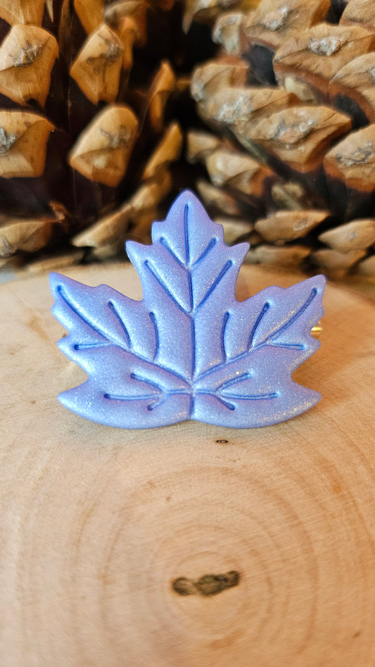 Broches feuille d'érable métalliques
