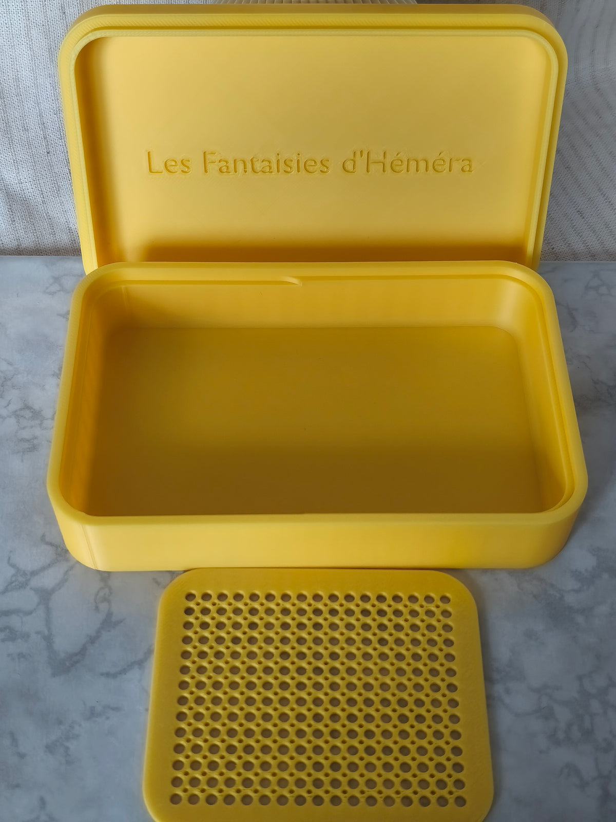 Boîte pour fécule de maïs ou talc, pour les créations en argile polymère