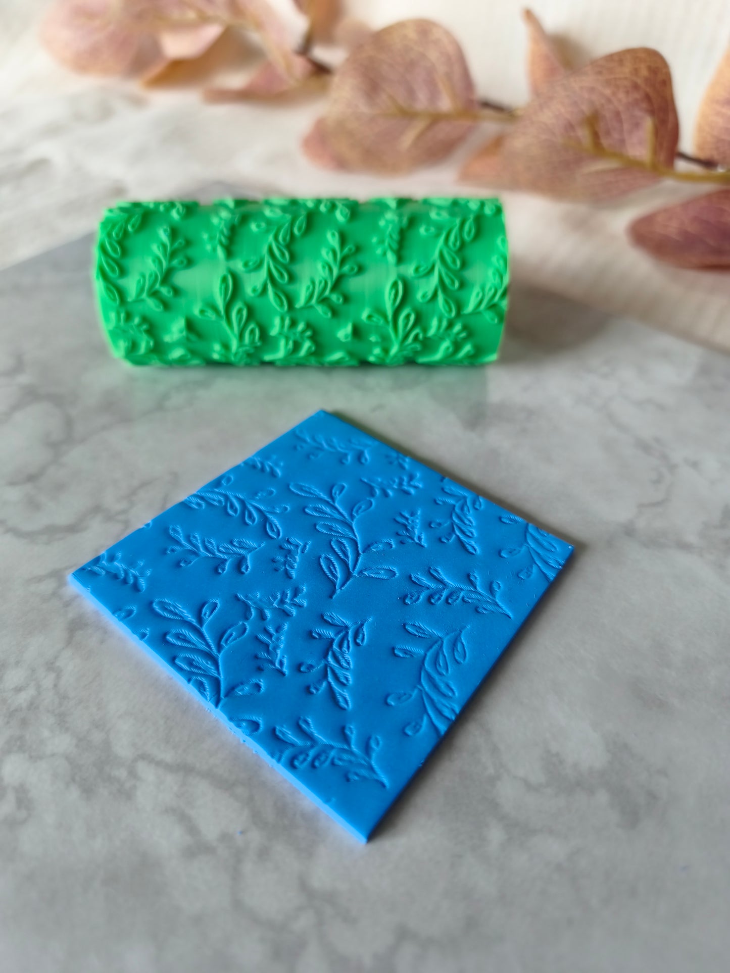 Rouleau de texture effet feuilles, pour argile polymère