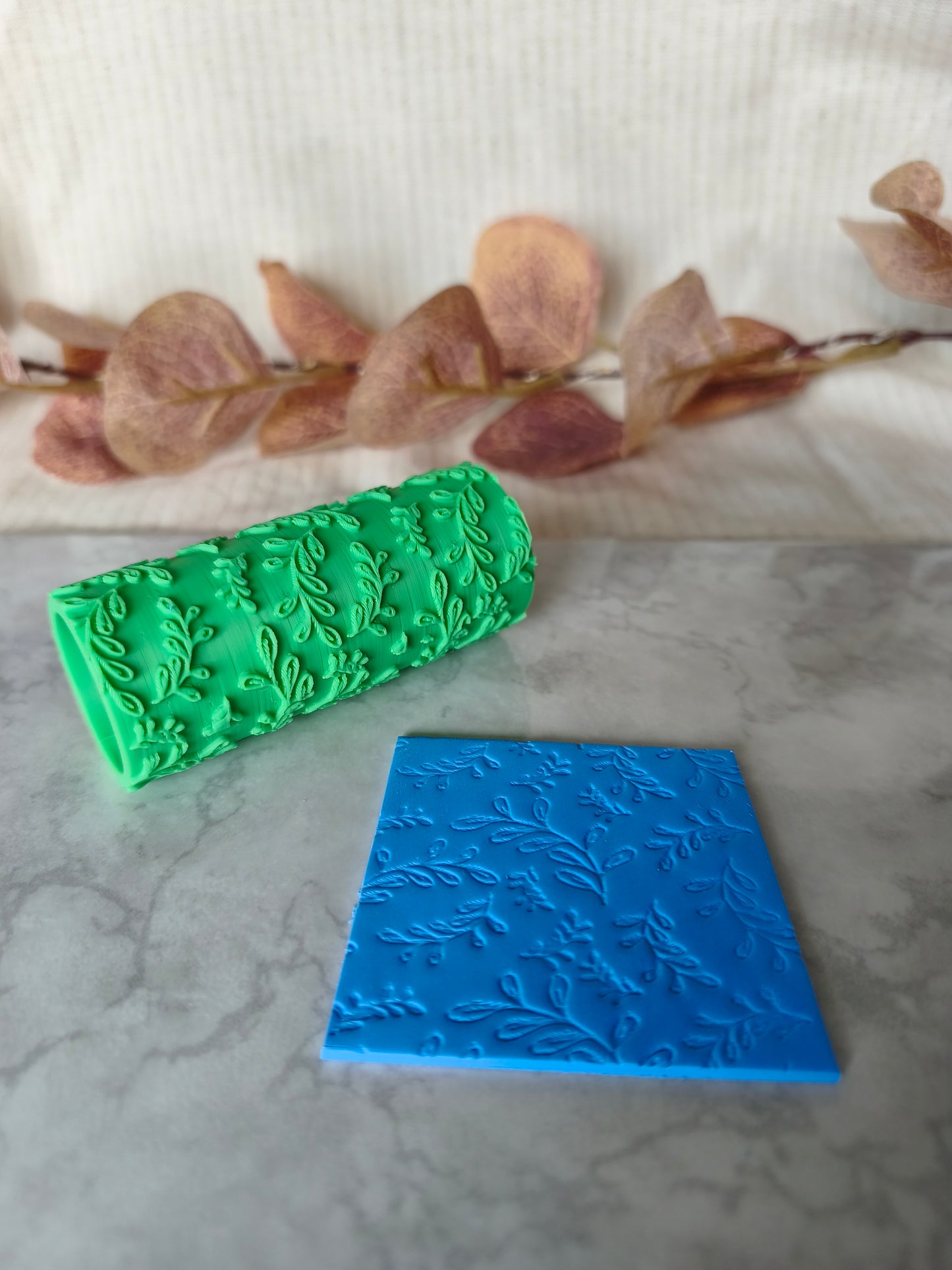 Rouleau de texture effet feuilles, pour argile polymère